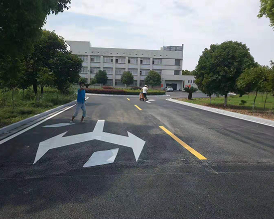 小廠區劃線
