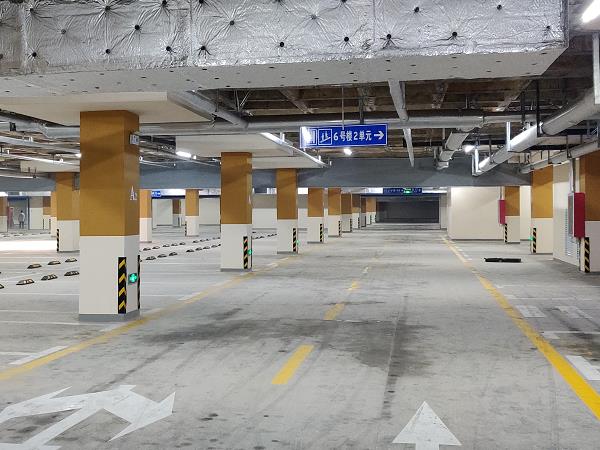 高新區為客戶進行停車場劃線