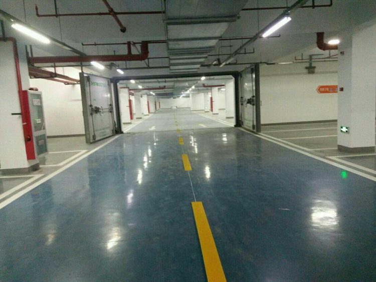 地下車庫劃線